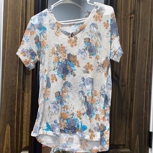 Flower shirt size M